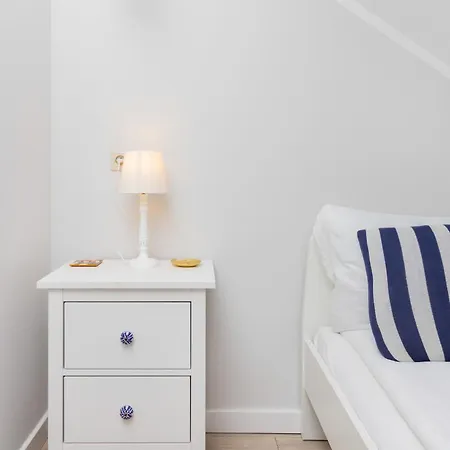 Wakacyjny Blisko Plazy Liliowa By Renters Apartment